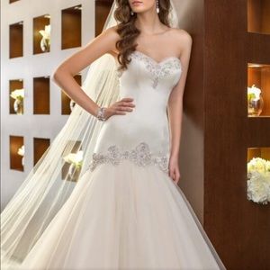 Essense of Australia Drop Waist Wedding Gown